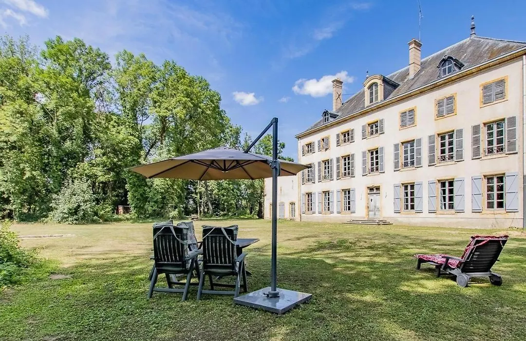 Marraycourt, Chateau-Chambre D'Hotes-1